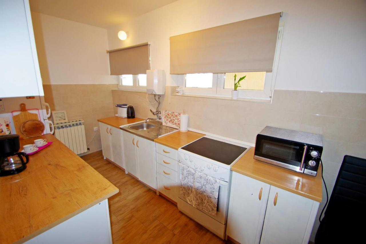 Apartment Suzi Valdebek Pula Extérieur photo