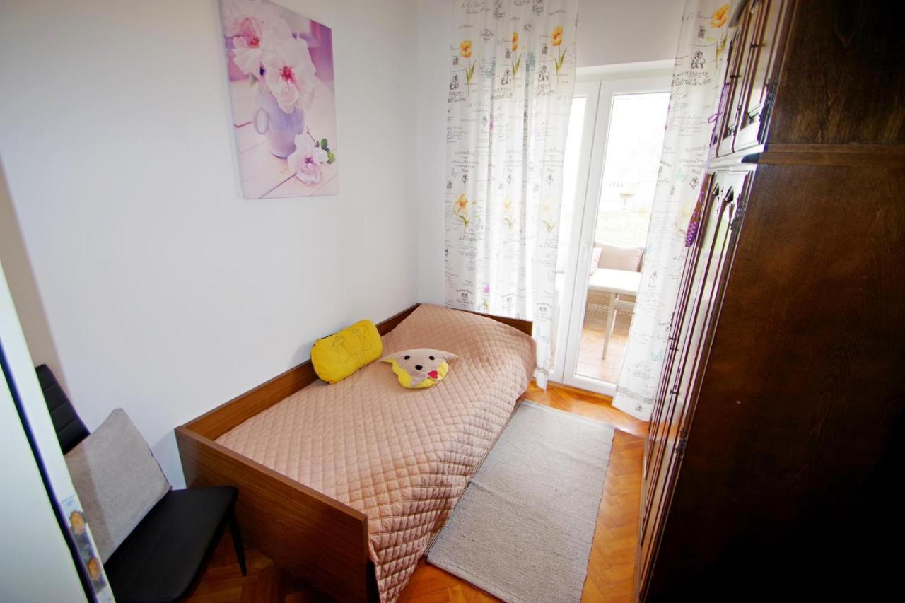 Apartment Suzi Valdebek Pula Extérieur photo