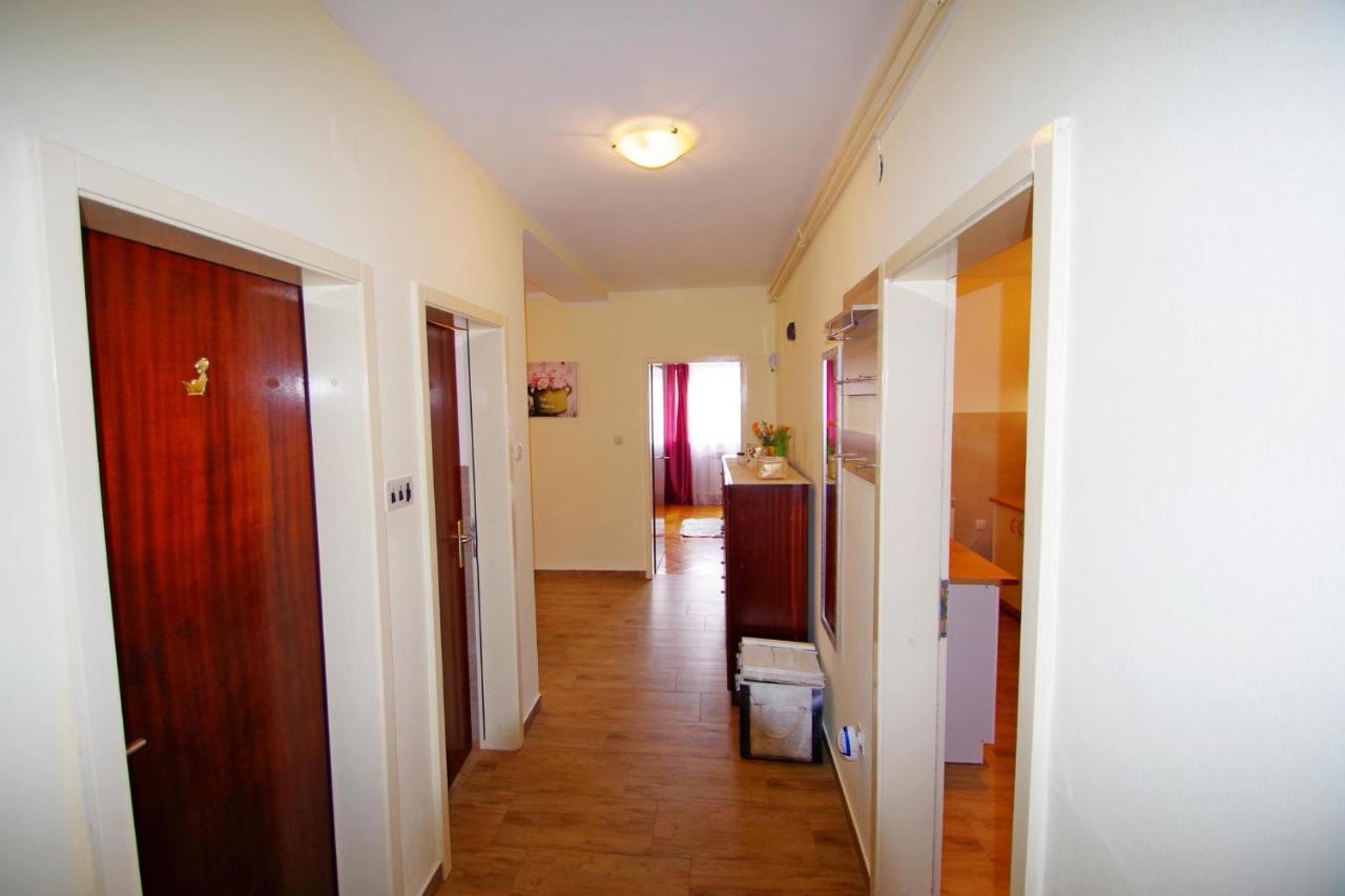 Apartment Suzi Valdebek Pula Extérieur photo