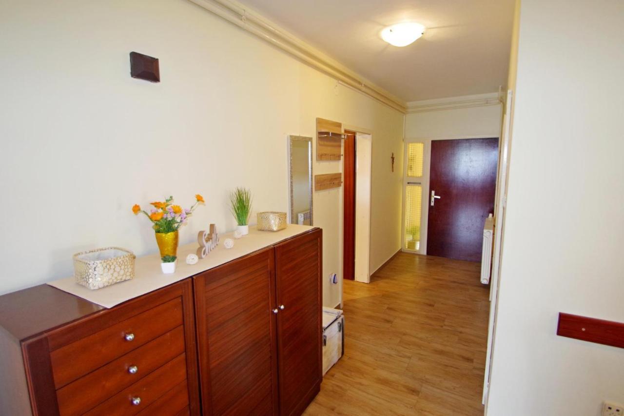 Apartment Suzi Valdebek Pula Extérieur photo